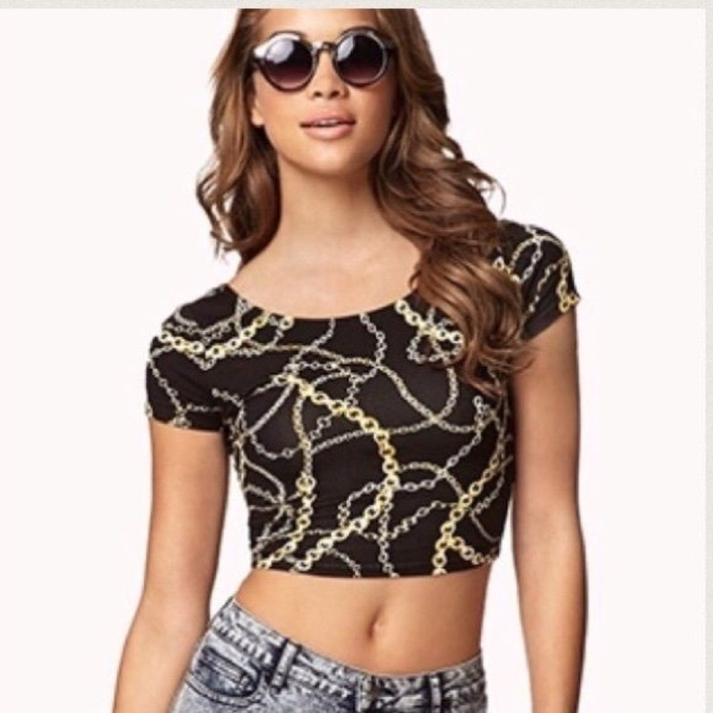 Crop top with a chain design